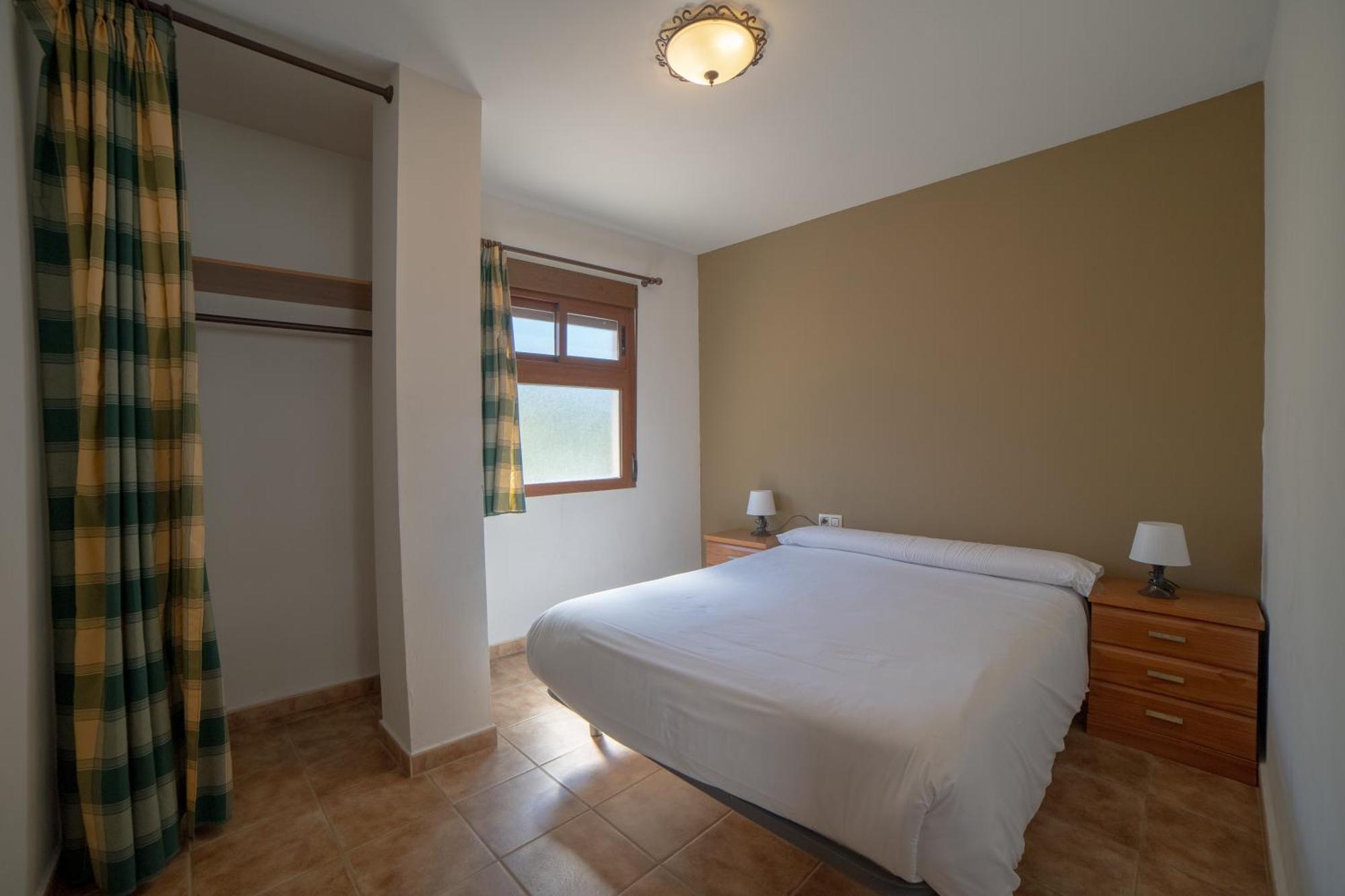 Apartamentos Berrocal 알칼라 델 후카르 외부 사진